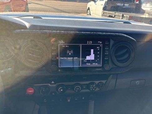 Used 2020 Toyota Tacoma TRD Off-Road image 24