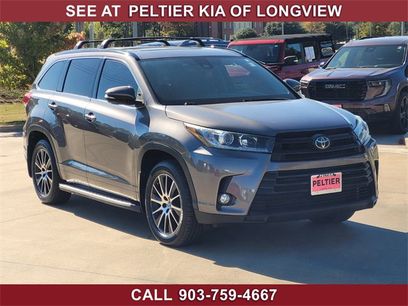 Used 2017 Toyota Highlander SE