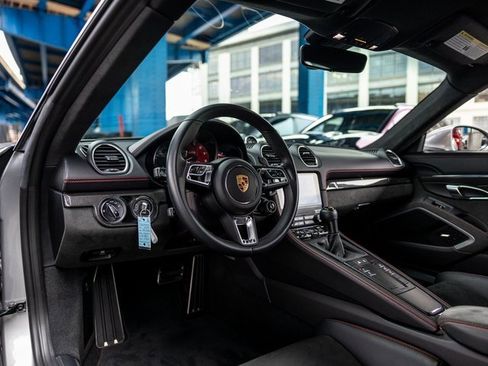 Certified 2024 Porsche 718 Cayman GTS image 4