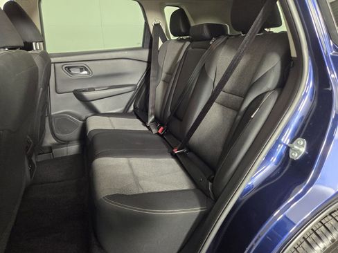 Used 2025 Nissan Rogue SV FWD image 28