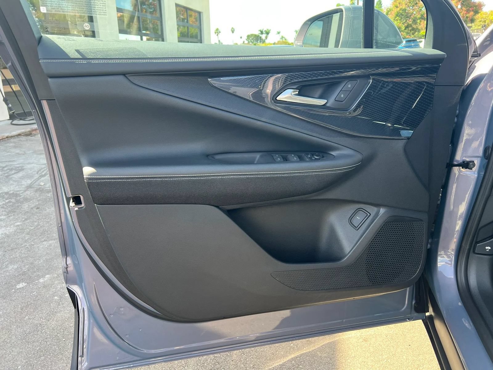 Used 2024 Chevrolet Blazer EV LT AWD/4WD image 9