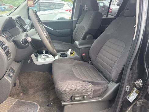 Used 2011 Nissan Pathfinder SV AWD/4WD image 5