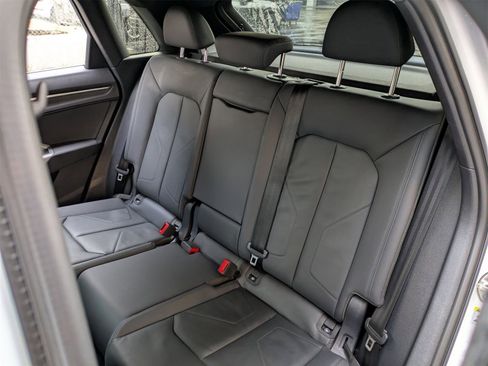 Used 2023 Audi Q3 2.0T Premium w/ Convenience Package image 31