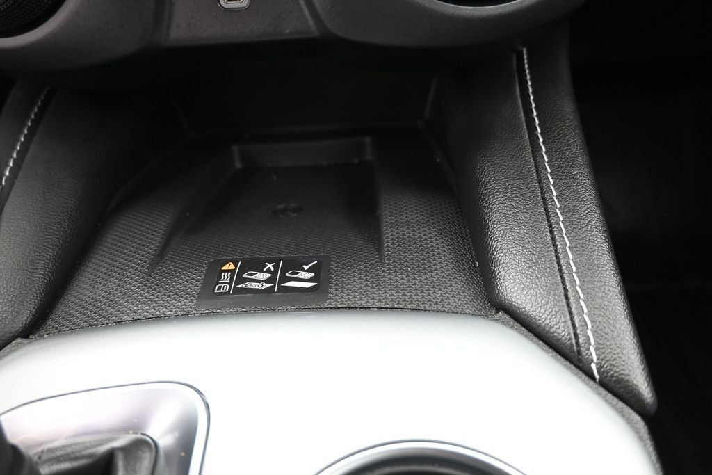 Used 2024 Chevrolet Blazer LT w/ Convenience Package FWD image 3