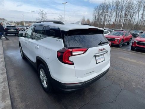 Certified 2024 GMC Terrain SLE w/ Driver Convenience Package image 6