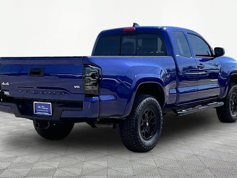 Used 2022 Toyota Tacoma SR5 AWD/4WD image 2