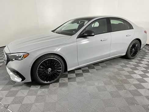 New 2025 Mercedes-Benz E 450 4MATIC Sedan image 9