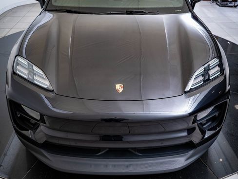 Certified 2024 Porsche Macan 4 Electric image 19