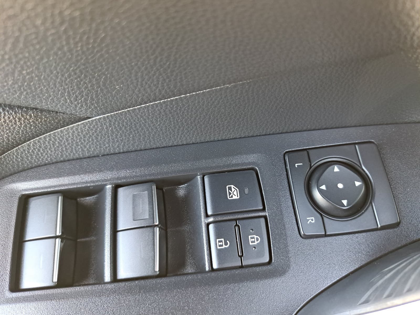 Used 2023 Toyota RAV4 XLE Premium AWD/4WD image 31