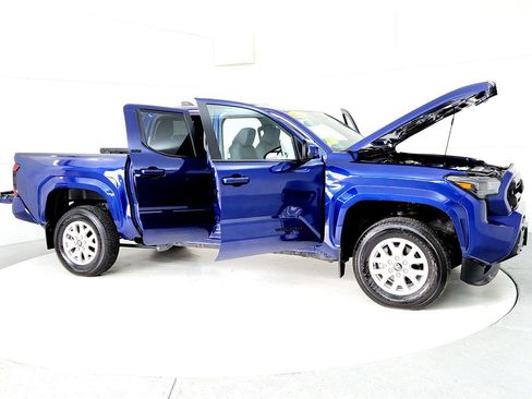 Certified 2024 Toyota Tacoma SR5 image 12