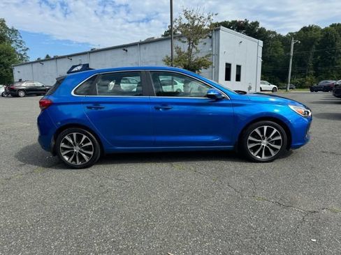 Used 2018 Hyundai Elantra GT w/ Tech Package 03 FWD image 4