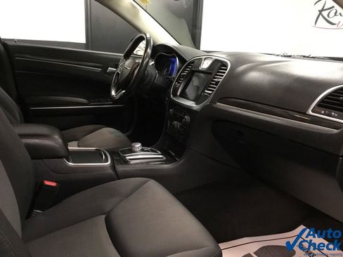 Used 2018 Chrysler 300 Touring w/ Sport Appearance Package image 36