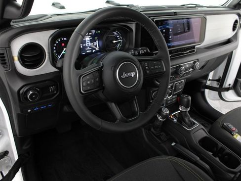 New 2026 Jeep Wrangler Unlimited Rubicon AWD/4WD image 7