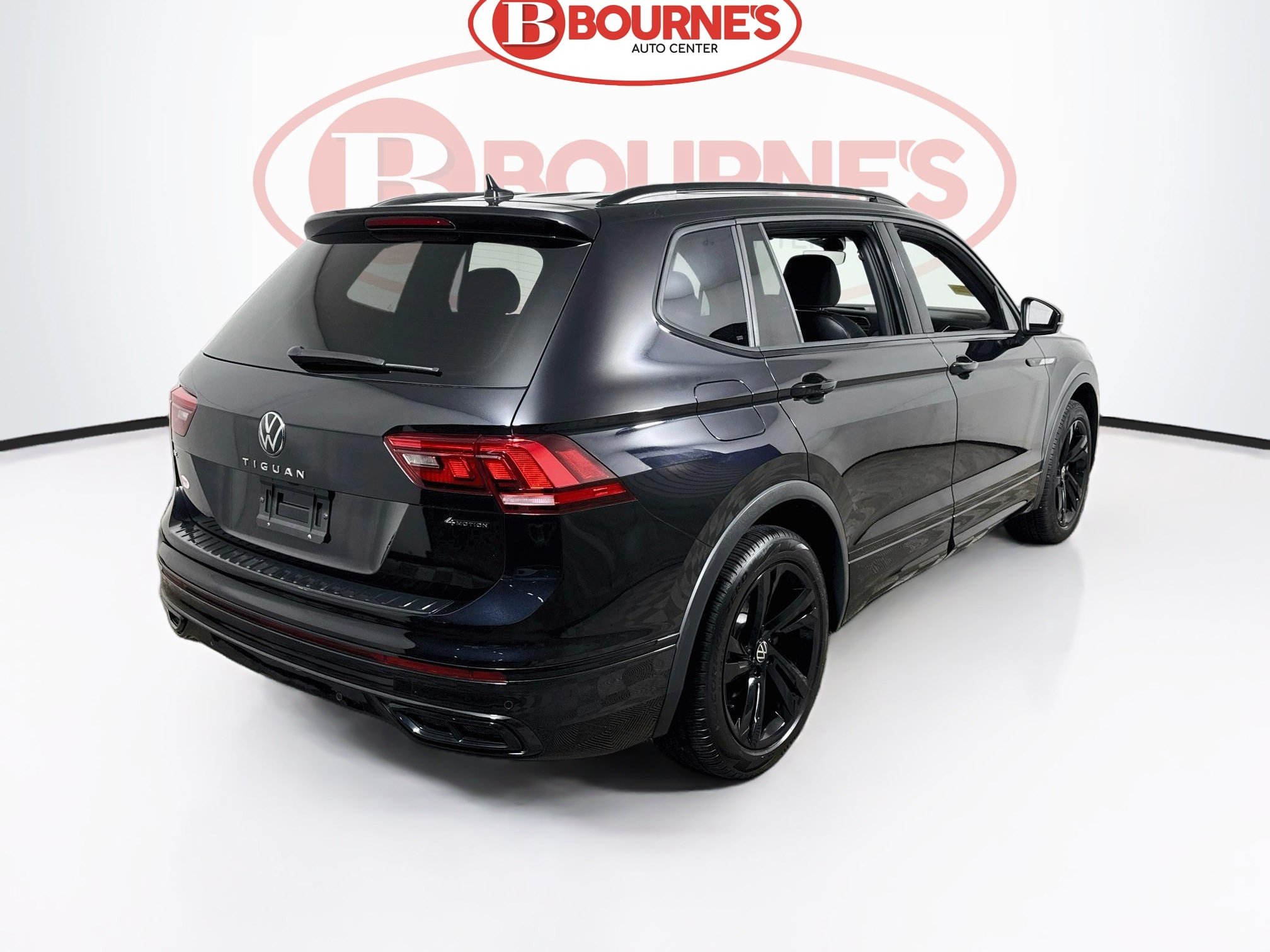 Used 2023 Volkswagen Tiguan SE R-Line AWD/4WD image 11