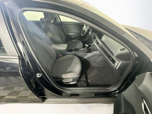 Used 2025 Kia K4 FWD image 29