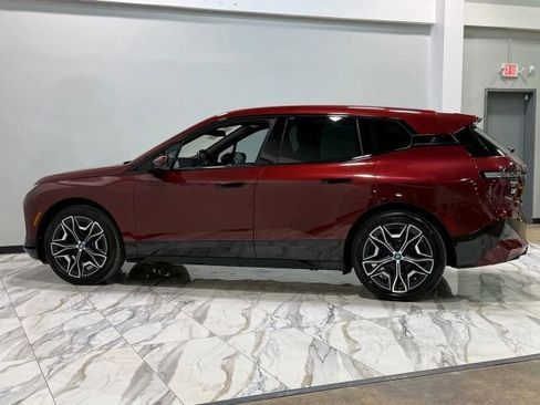 Used 2024 BMW iX xDrive50 w/ Premium Package image 10