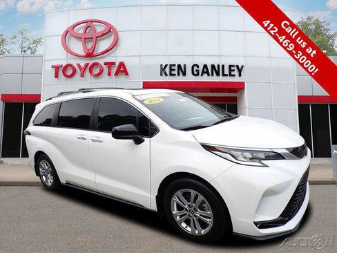 Certified 2022 Toyota Sienna XSE w/ XSE Plus Package AWD/4WD image 1