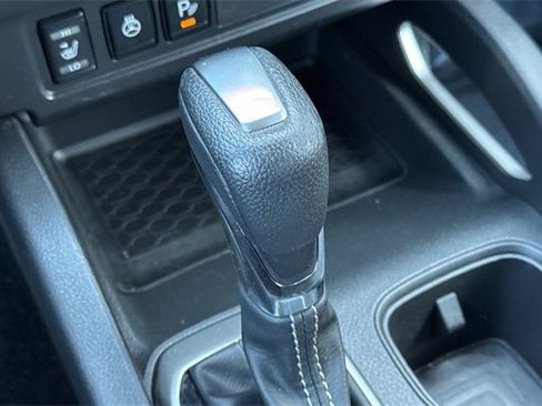 Used 2024 Nissan Frontier SV w/ SV Convenience Package image 34