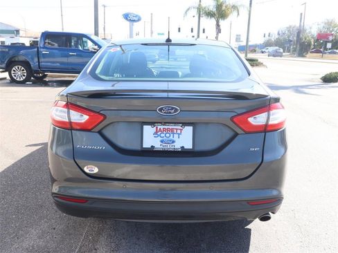 Used 2015 Ford Fusion SE image 9