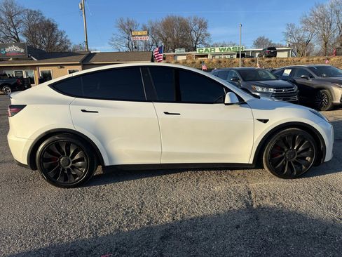 Used 2022 Tesla Model Y Performance image 2