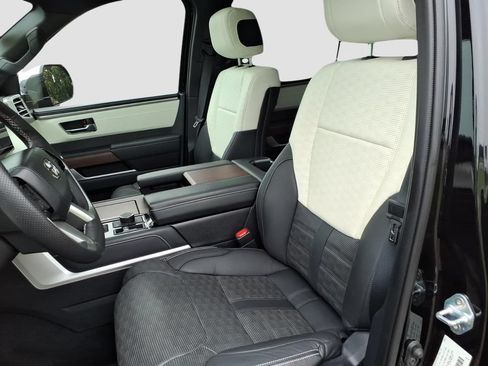 Used 2025 Toyota Sequoia Capstone AWD/4WD image 18