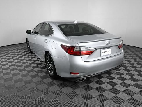 Used 2017 Lexus ES 350 image 4