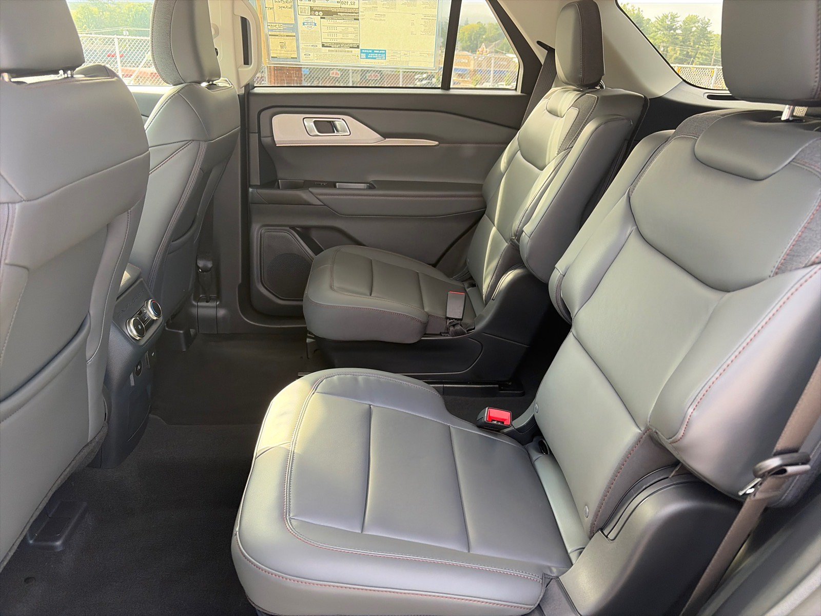 New 2026 Ford Explorer Active w/ Active Comfort Package AWD/4WD image 17