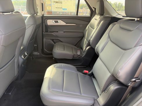 New 2026 Ford Explorer Active w/ Active Comfort Package AWD/4WD image 17