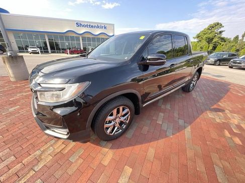 Certified 2021 Honda Ridgeline Black Edition image 28