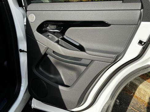 New 2026 Land Rover Range Rover Evoque Dynamic SE image 18