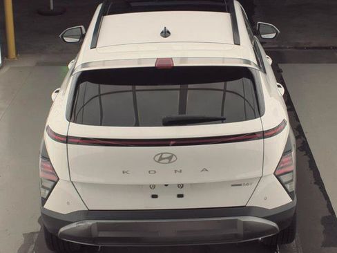 Used 2024 Hyundai Kona Limited AWD/4WD image 5