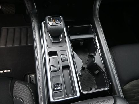 Used 2022 Nissan Pathfinder SV image 20