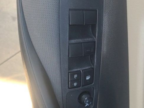 Used 2021 Toyota Corolla LE image 18