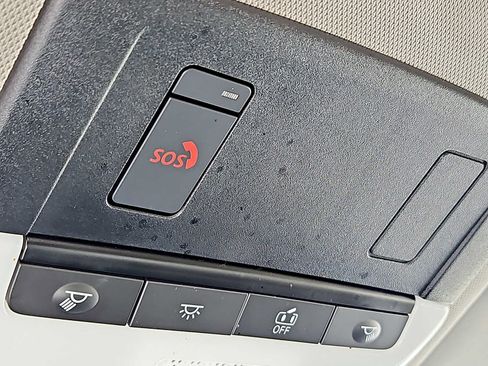 Used 2025 Nissan Rogue SV FWD image 25