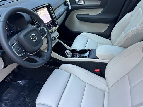 New 2026 Volvo XC40 B5 Plus w/ Protection Package Premier image 8