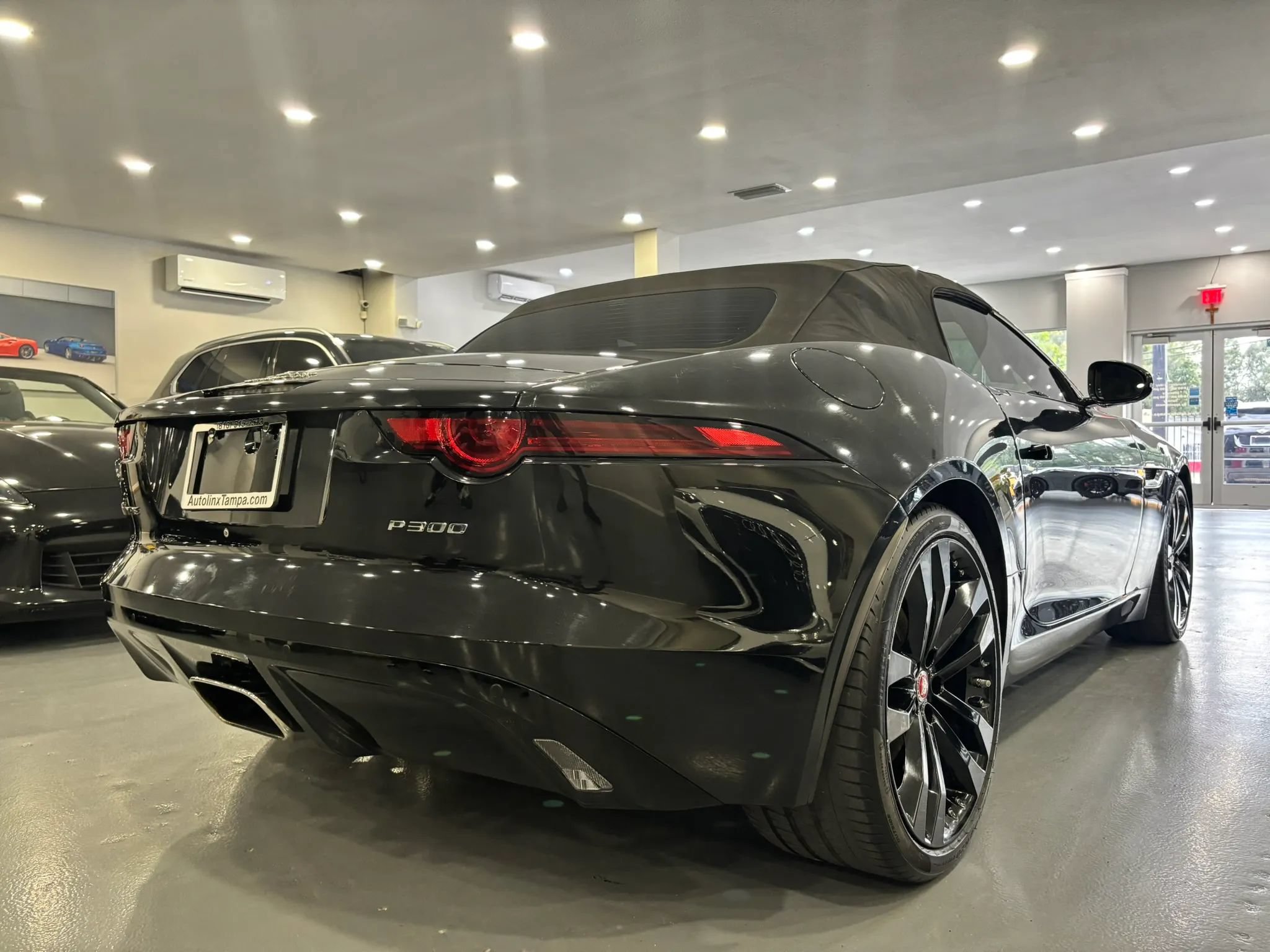 Used 2020 Jaguar F-TYPE Convertible RWD image 7