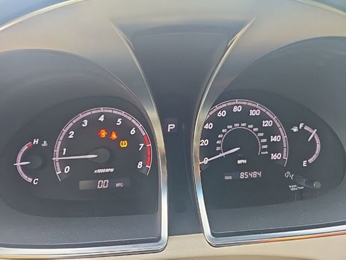 Used 2011 Toyota Avalon Limited image 6