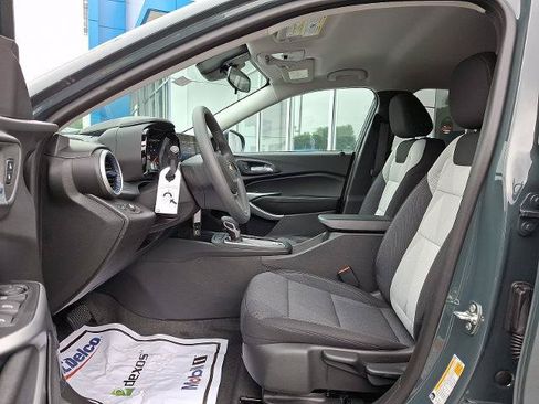 New 2026 Chevrolet Trax LS w/ LS Convenience Package FWD image 7