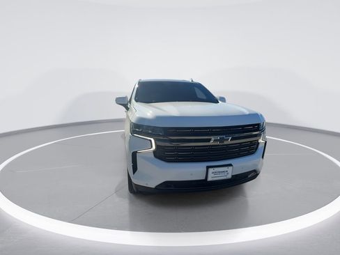 Used 2022 Chevrolet Suburban RST w/ Luxury Package AWD/4WD image 3
