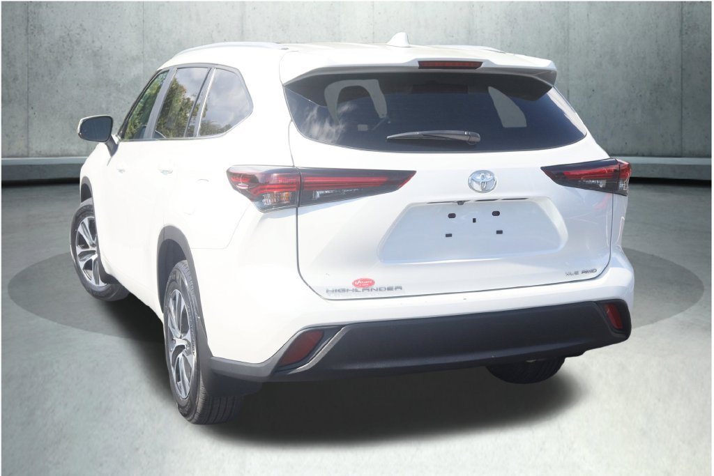 Used 2025 Toyota Highlander XLE AWD/4WD image 29