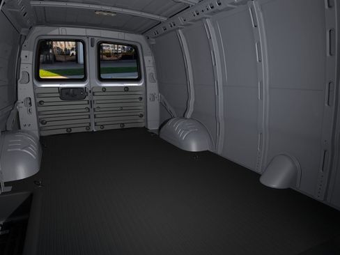 New 2026 GMC Savana 2500 RWD image 18