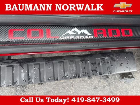 Used 2024 Chevrolet Colorado ZR2 w/ ZR2 Convenience Package III AWD/4WD image 34