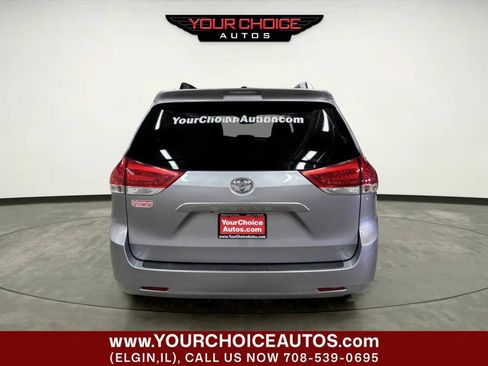 Used 2014 Toyota Sienna LE FWD image 4