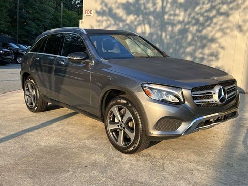 Used 2018 Mercedes-Benz GLC 300 4MATIC image 4