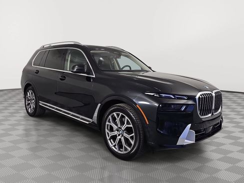Used 2025 BMW X7 xDrive40i AWD/4WD image 2