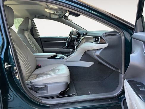 Used 2019 Toyota Camry SE FWD image 15