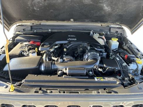 Used 2020 Jeep Gladiator Sport image 19