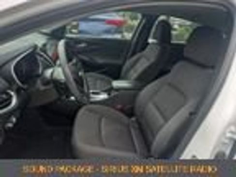 Used 2023 Chevrolet Malibu LT w/ Driver Confidence Package FWD image 3