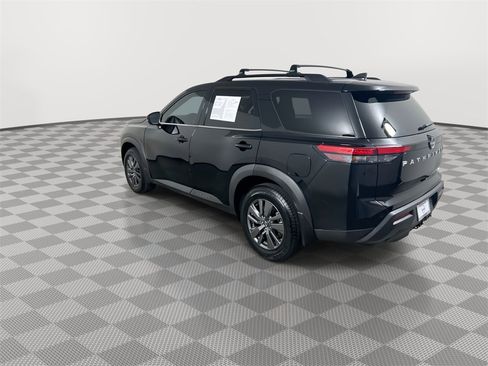 Certified 2022 Nissan Pathfinder SV w/ SV Premium Package image 6