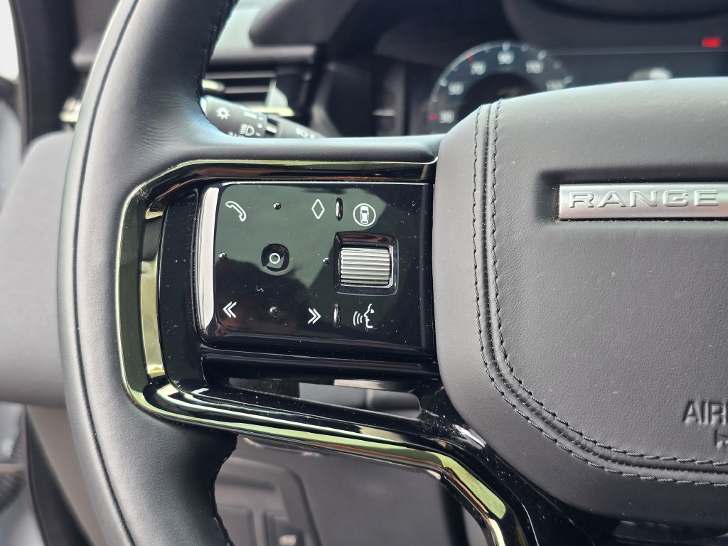 Certified 2025 Land Rover Range Rover Velar Dynamic SE AWD/4WD image 17
